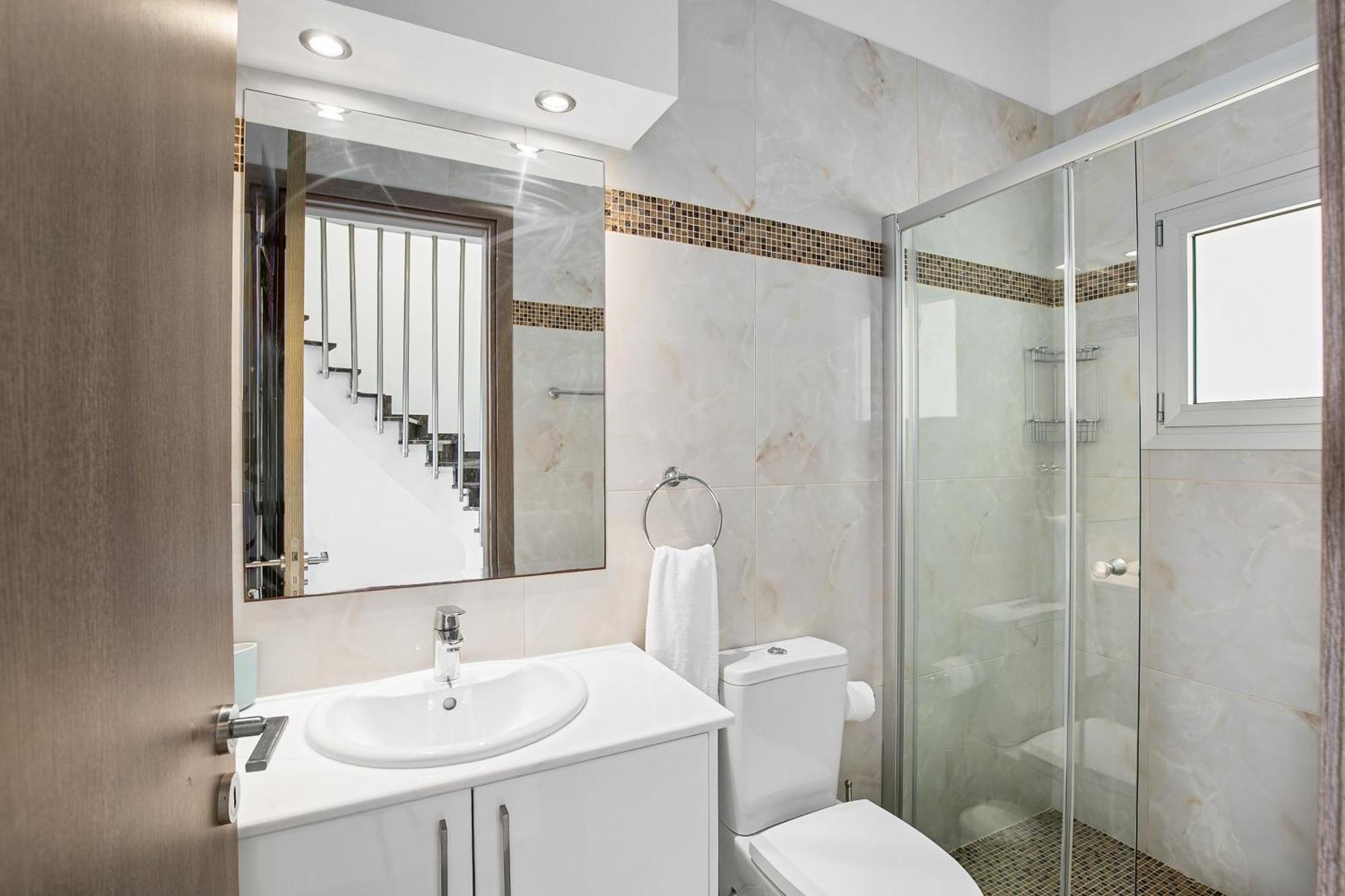 Olymp Luxury Villa D - Luxury Escape With Direct Beach Access And Unique Sunsets Пафос Екстериор снимка