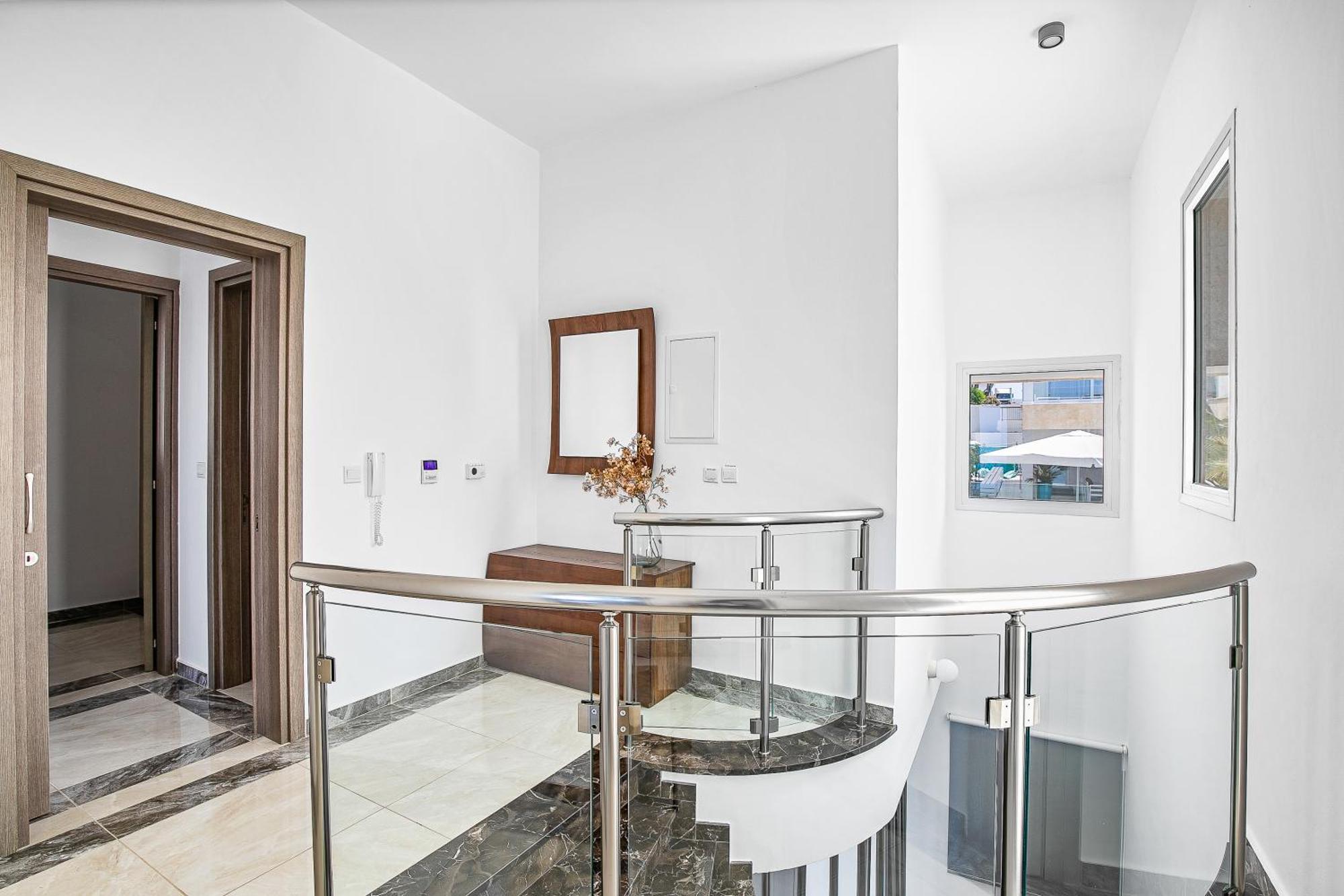 Olymp Luxury Villa D - Luxury Escape With Direct Beach Access And Unique Sunsets Пафос Екстериор снимка